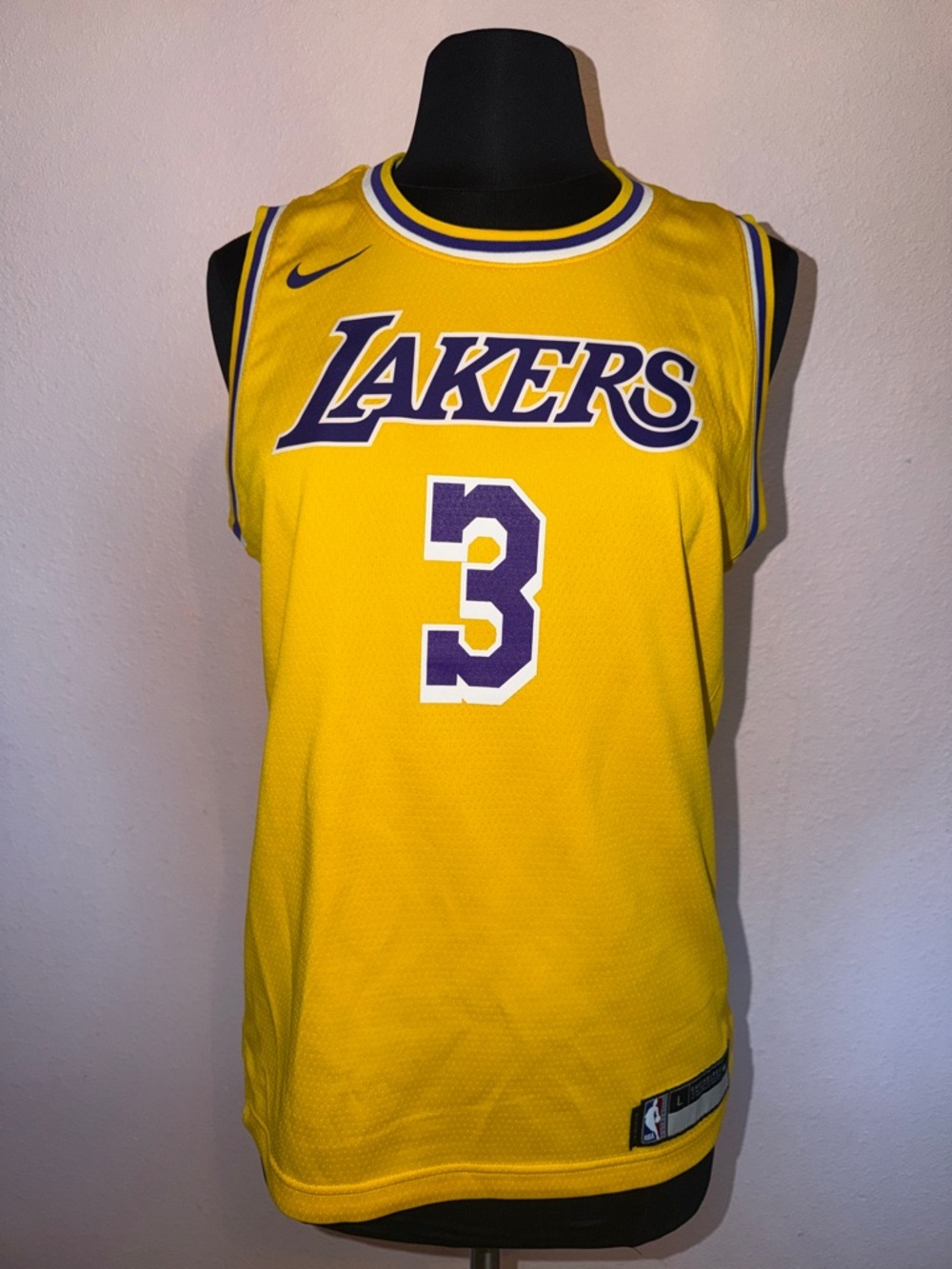 Nike Los Angeles Lakers Yellow and Purple Davis #3 
SIZE YOUTH LARGE